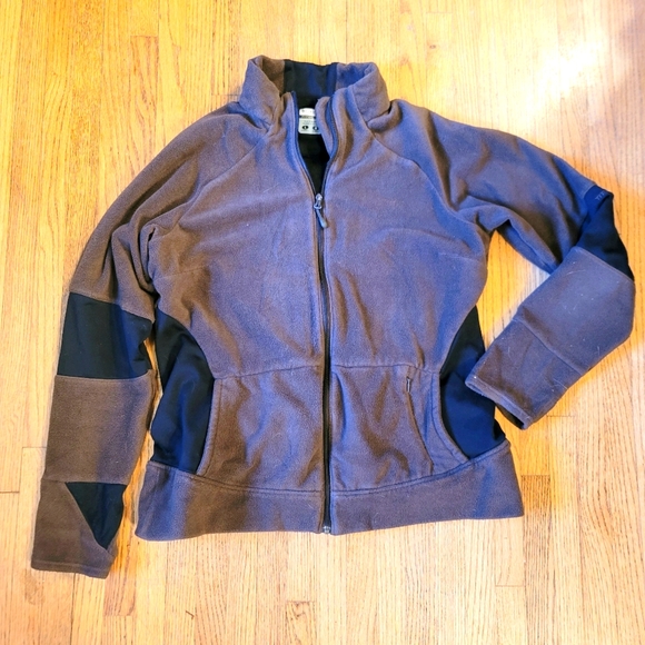 Columbia Titanium chocolate black zipper pocket great for layering - Picture 1 of 6